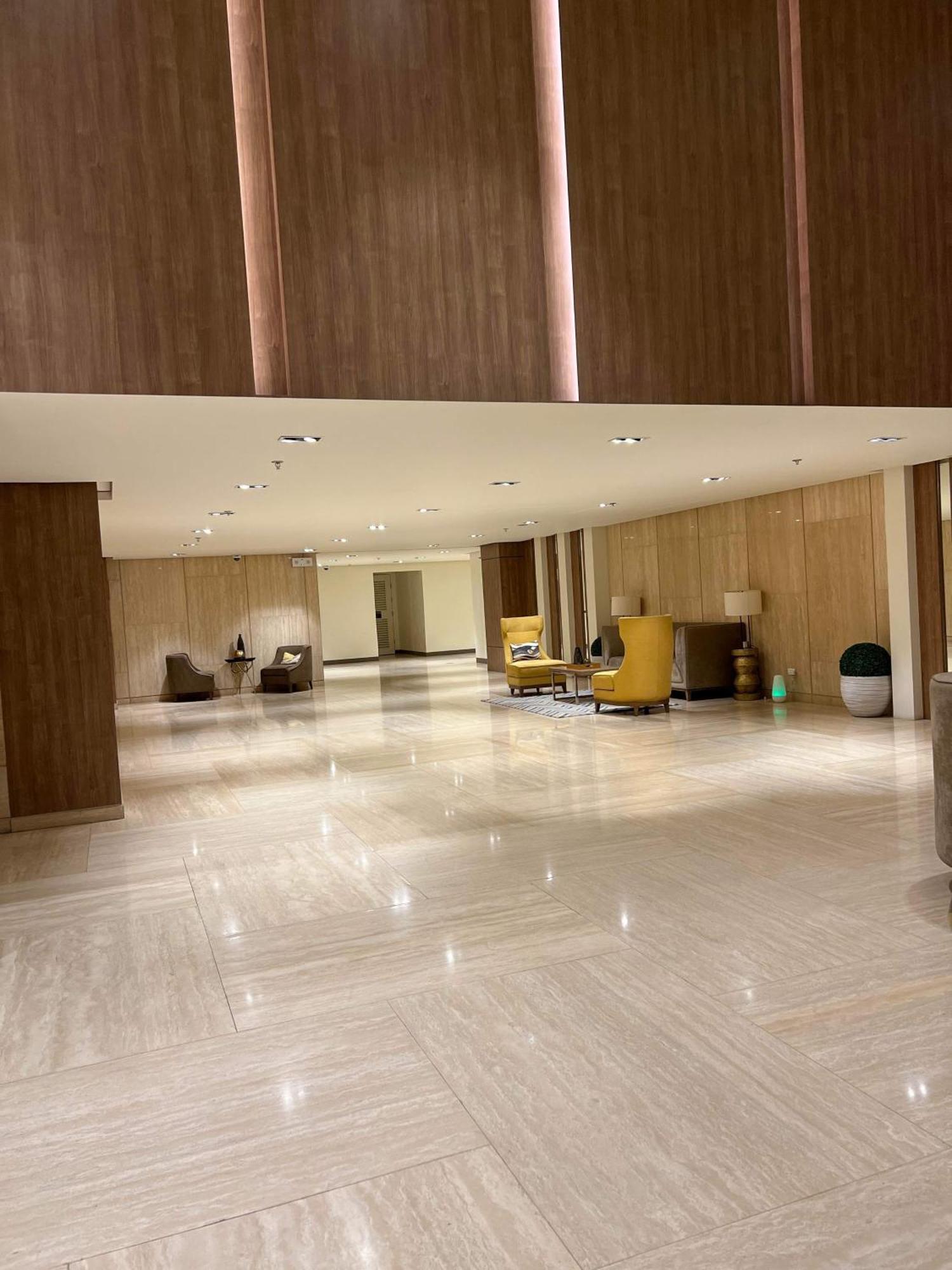 One Madison Tower 3 Deluxe Condo: Megaworld Boulevard Retreat Iloilo City Exterior photo