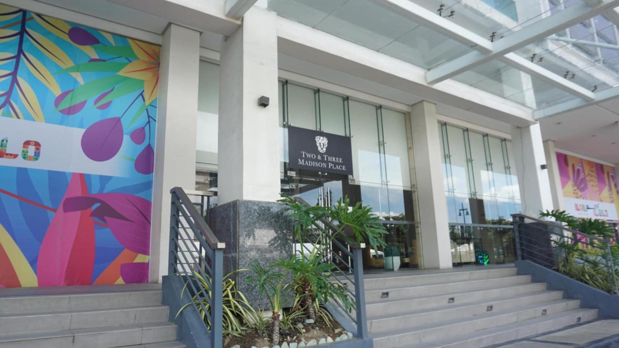 One Madison Tower 3 Deluxe Condo: Megaworld Boulevard Retreat Iloilo City Exterior photo