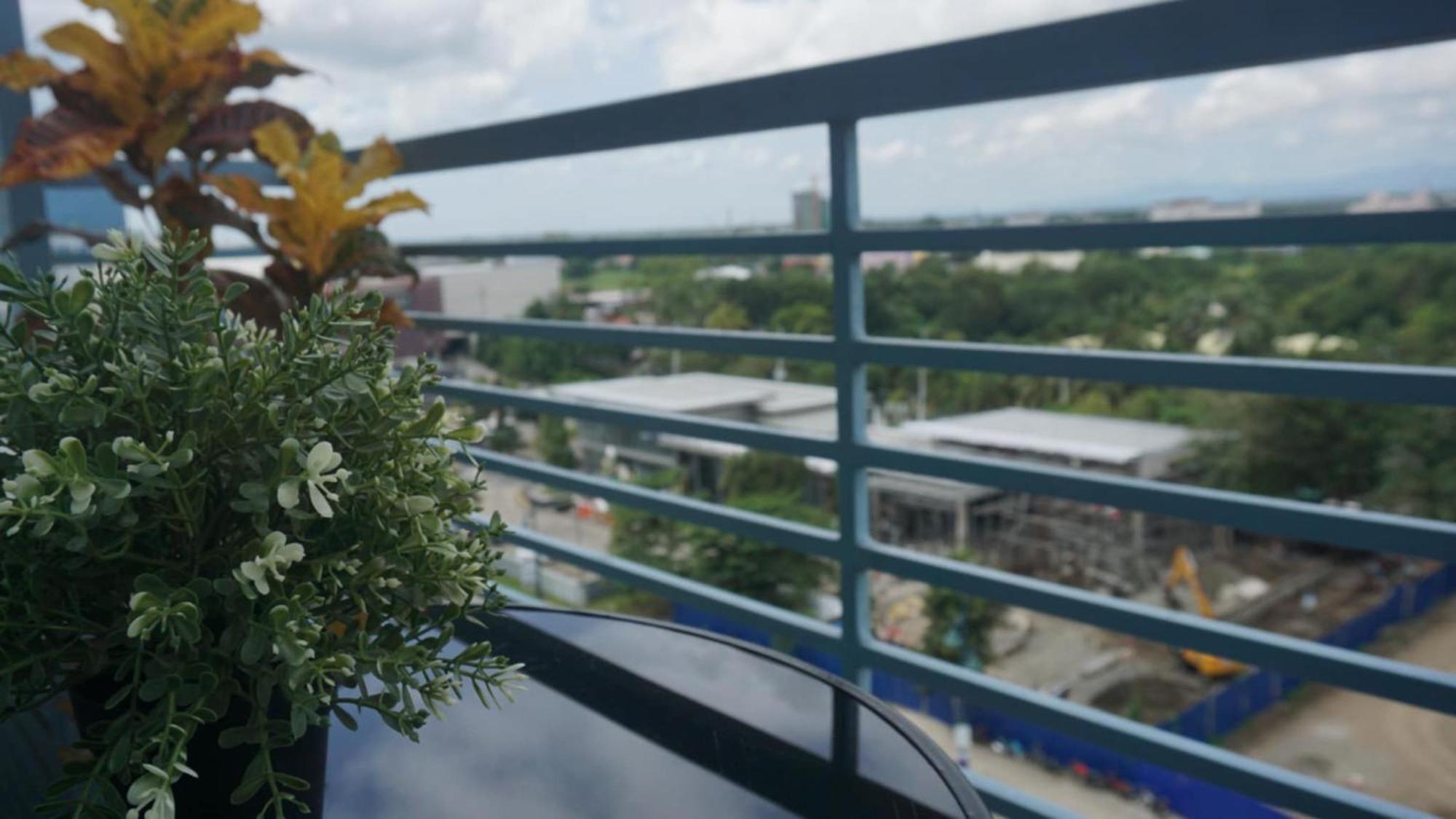 One Madison Tower 3 Deluxe Condo: Megaworld Boulevard Retreat Iloilo City Exterior photo